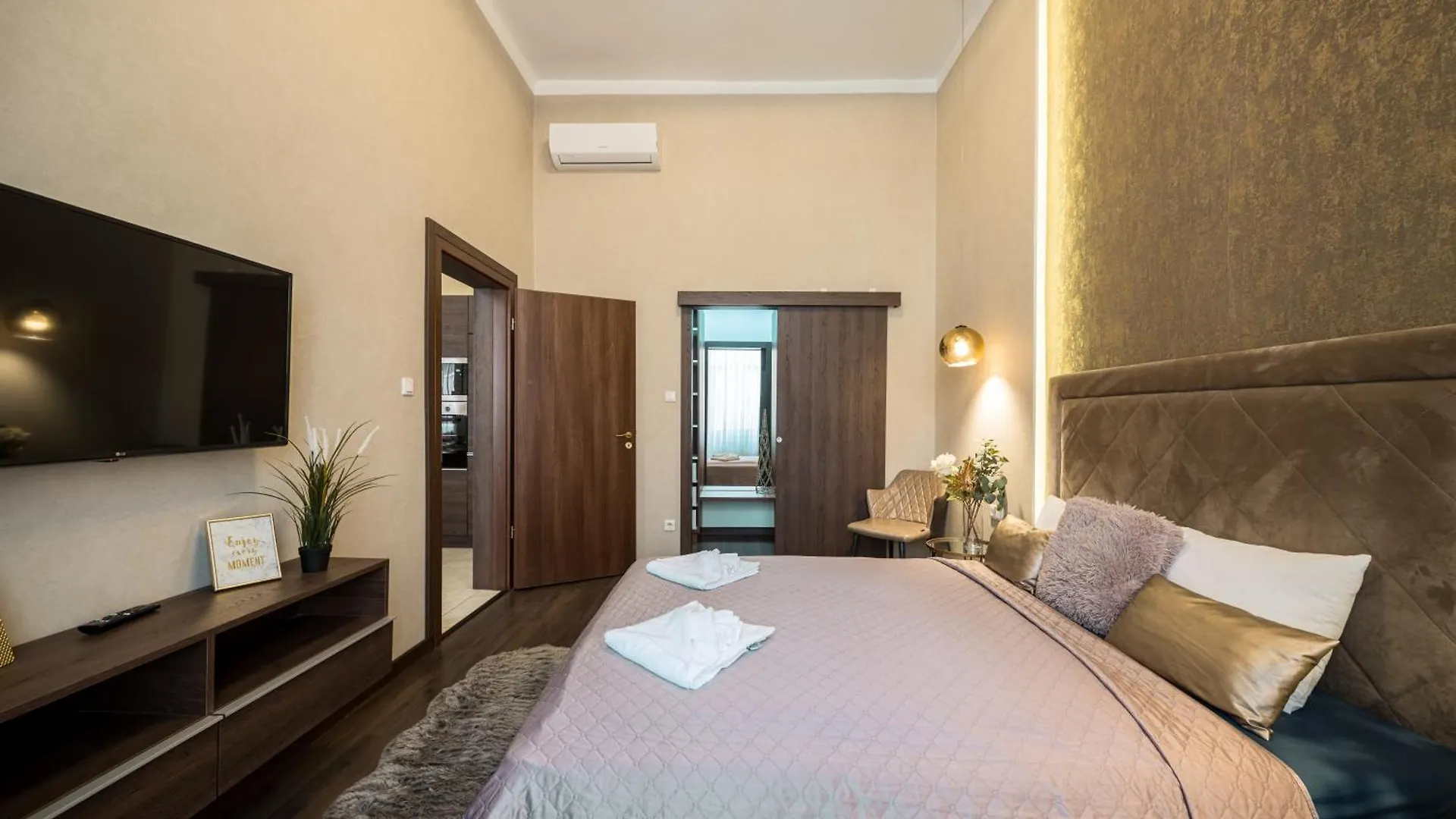 Apartment Luxury Dream With A Sauna In The Center Budapest Hungary
